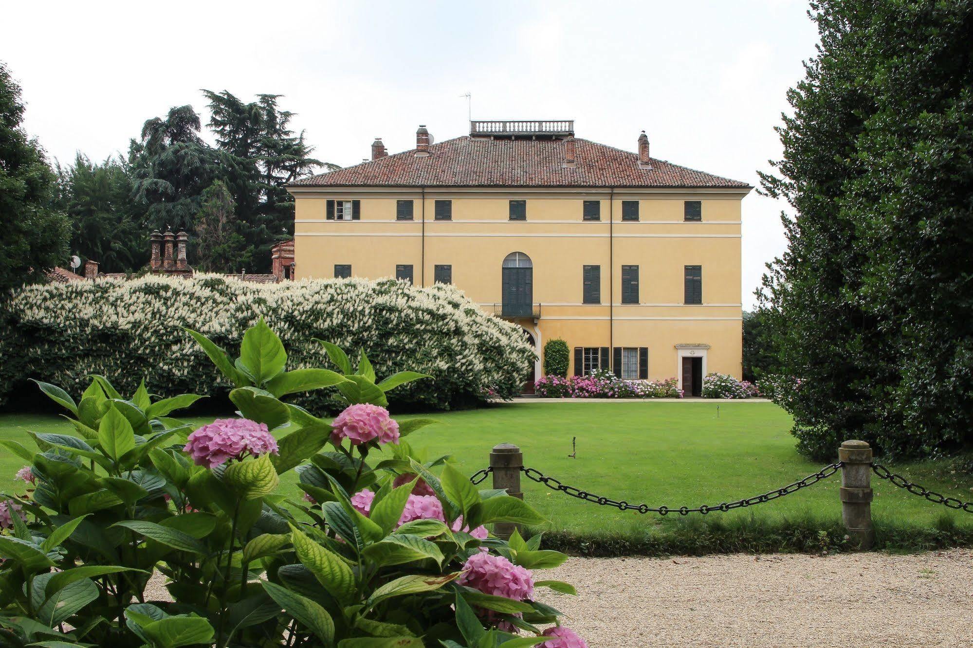 Agriturismo Il Torrione Pinerolo Zewnętrze zdjęcie